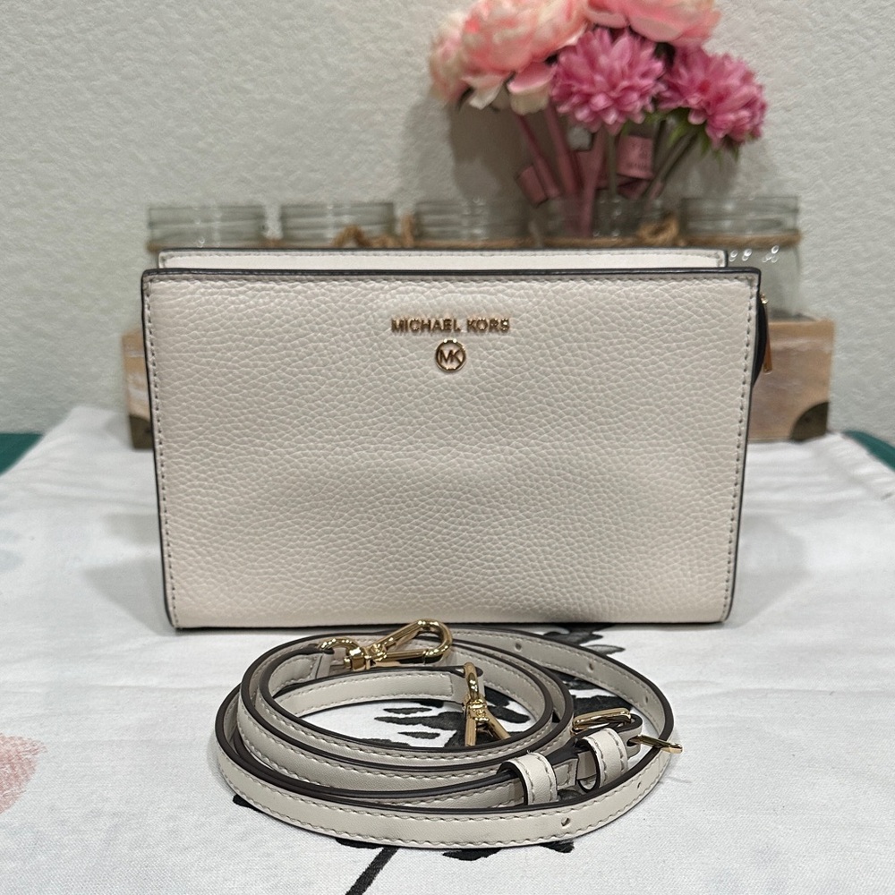 Price Drop ⬇️ Michael Kors Ivory Small Crossbody Bag - Picture 1 of 14